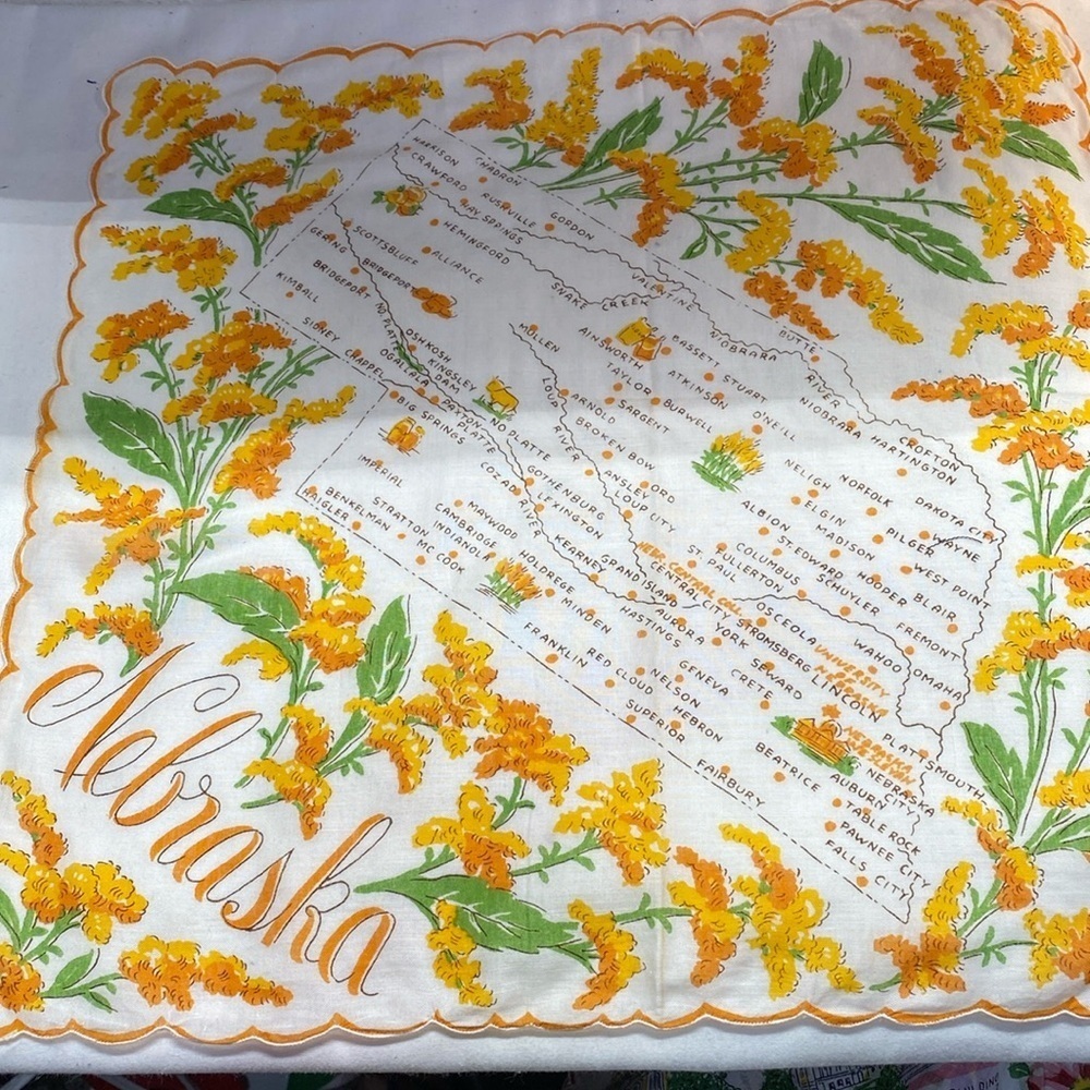 Large Vintage Handkerchief with Neraska Map 12x12 inch scalloped edge​​